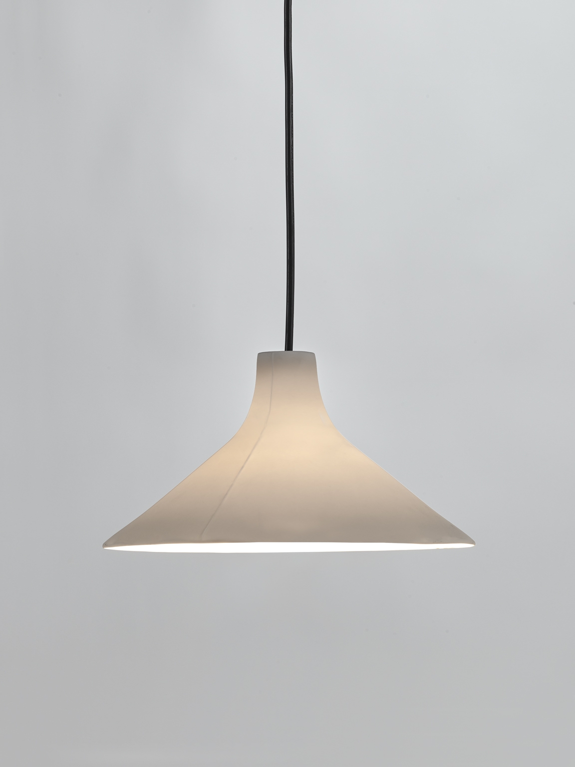 PENDANT LAMP M WHITE SEAM