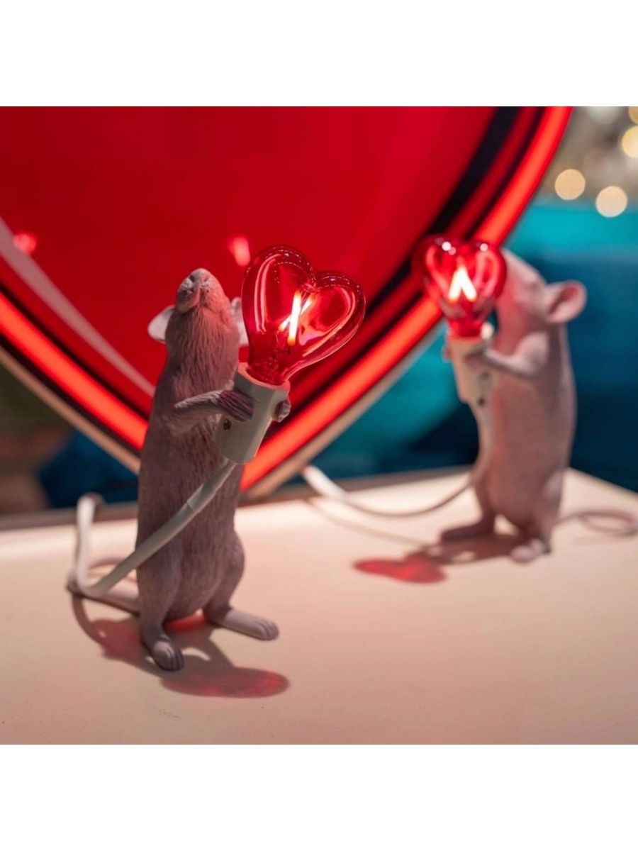 Mouse Lamp Love Edition - Sitting